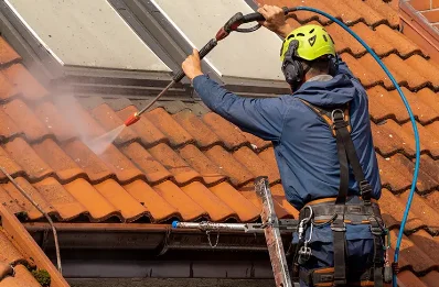 Démoussage et hydrofuge de toiture à Rugles